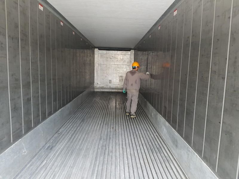 San Container Bi Uot Lam Cach Nao Cho Nhanh Kho 1